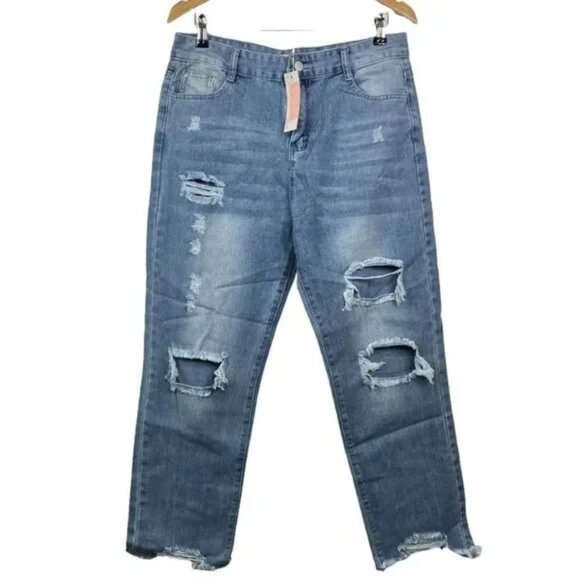 NWT C+D+M WOMEN'S DISTRESSED‎ CROPPED LOOSE FIT BLUE JEANS SIZE XL - Picture 1 of 7